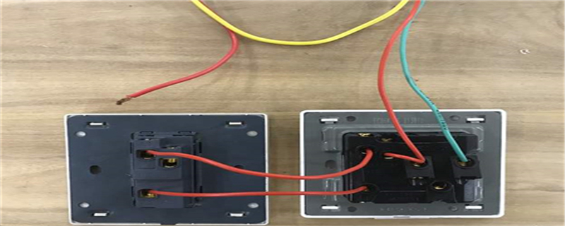 五孔開關怎麼接線?1,準備好接線工具,比如剪刀,電膠帶,老虎鉗等.